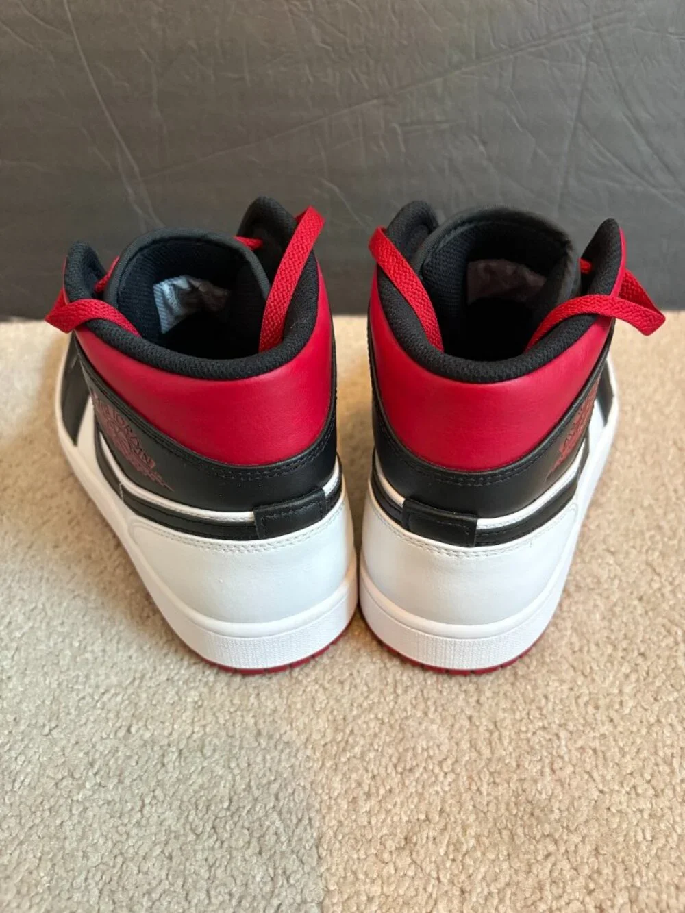 Nike Air Jordan 1 Mid Shoes Retro Gym Red Black Toe White Men's Size 9.5 NWOT